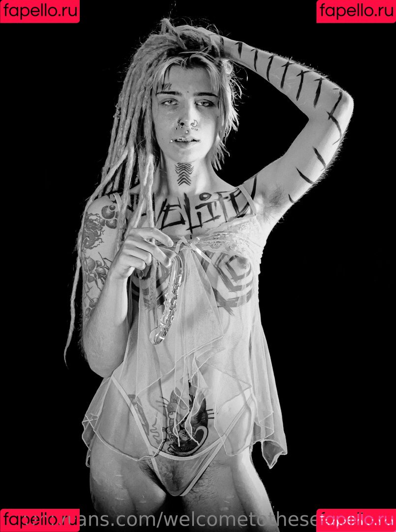 welcometothesewerfree Onlyfans Photo Gallery 