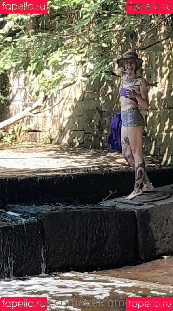 welcometothesewerfree Onlyfans Photo Gallery 