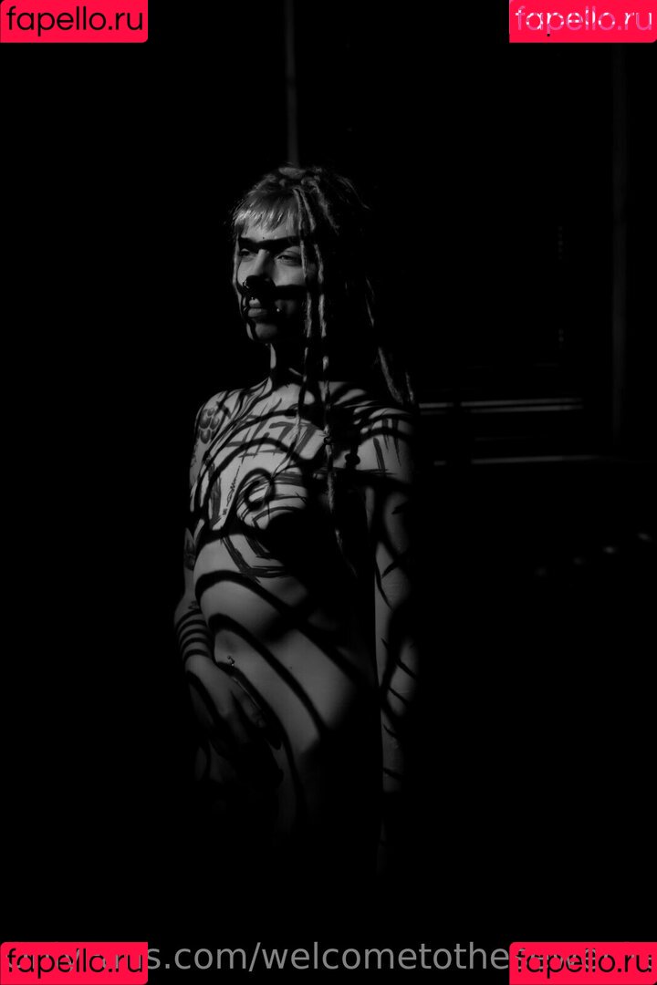 welcometothesewerfree Onlyfans Photo Gallery 