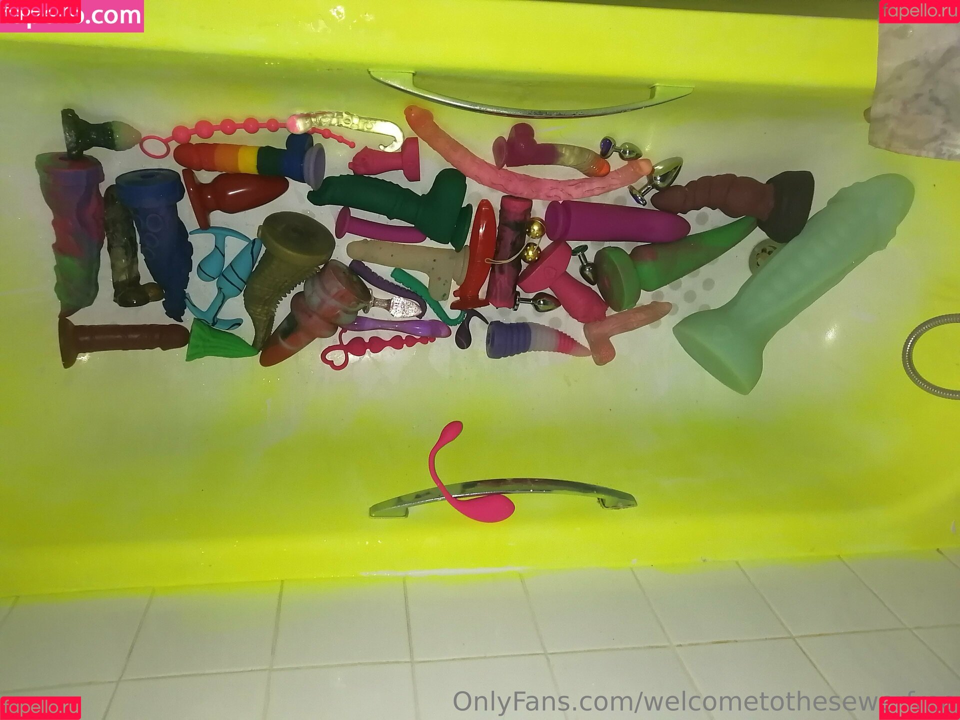 welcometothesewerfree Onlyfans Photo Gallery 