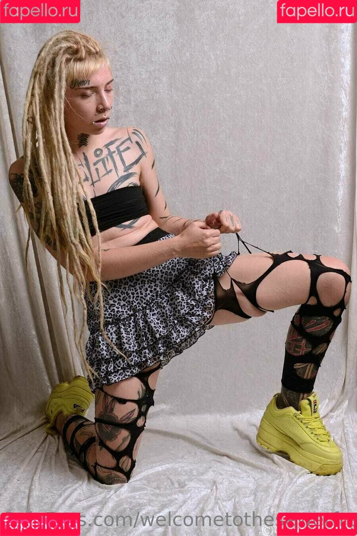 welcometothesewerfree Onlyfans Photo Gallery 