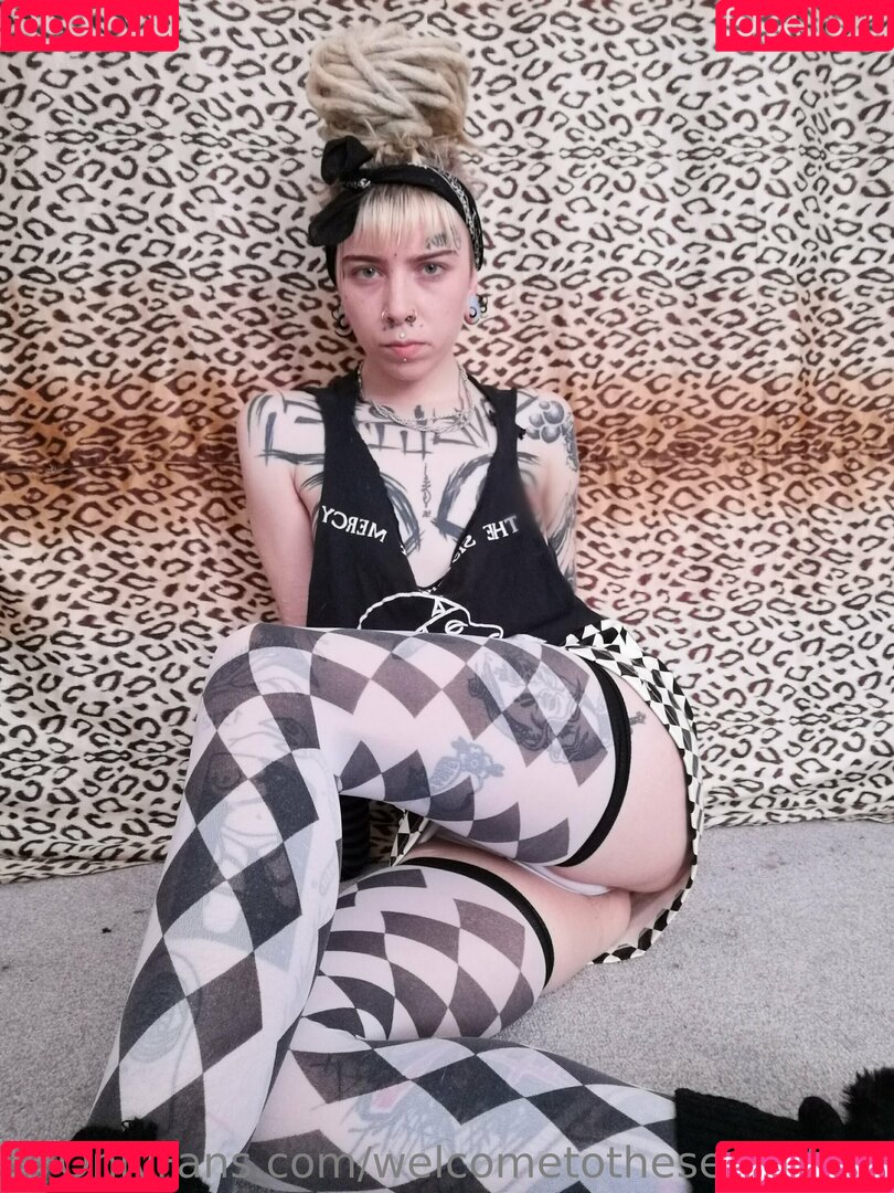 welcometothesewerfree Onlyfans Photo Gallery 