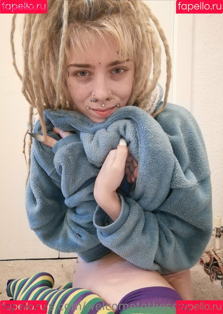 welcometothesewerfree Onlyfans Photo Gallery 