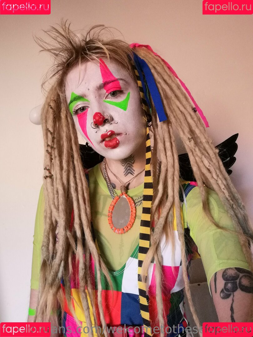 welcometothesewerfree Onlyfans Photo Gallery 