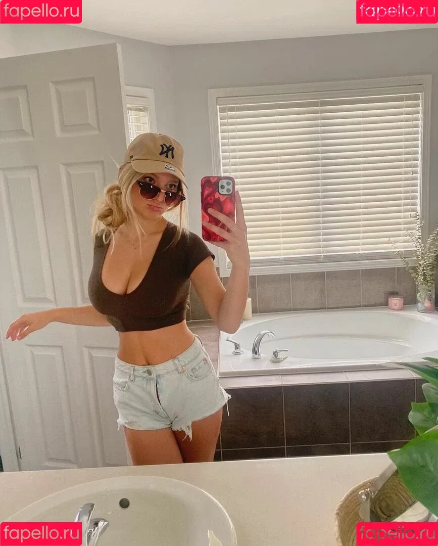 Emma Welyki Onlyfans Photo Gallery 