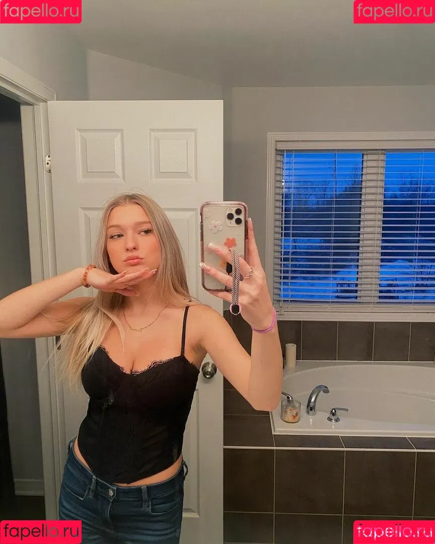 Emma Welyki Onlyfans Photo Gallery 