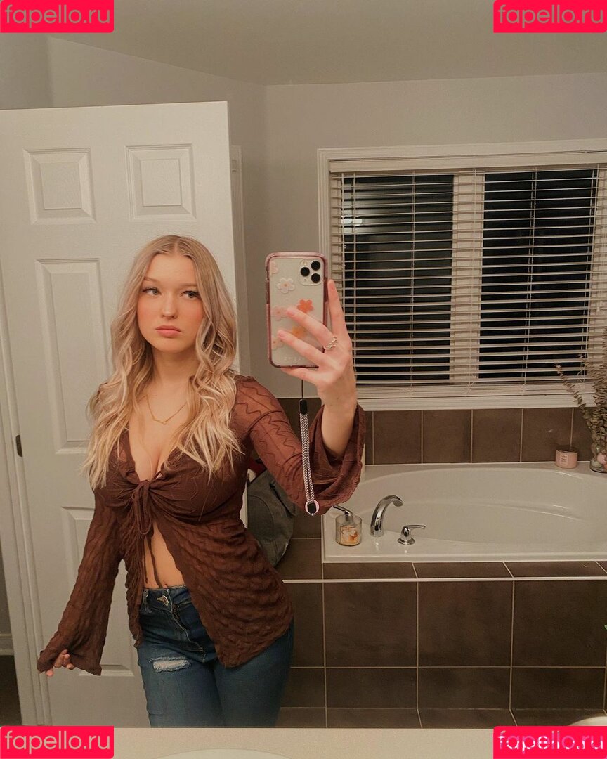 Emma Welyki Onlyfans Photo Gallery 