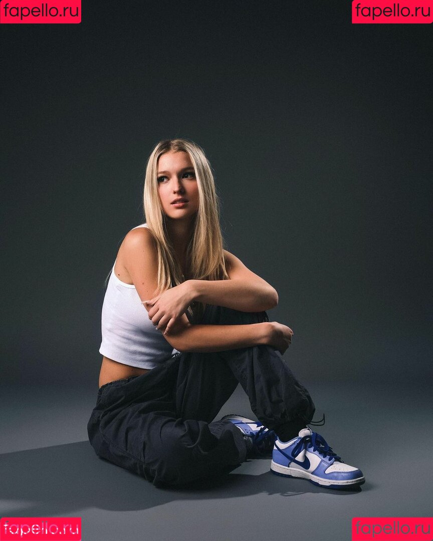 Emma Welyki Onlyfans Photo Gallery 