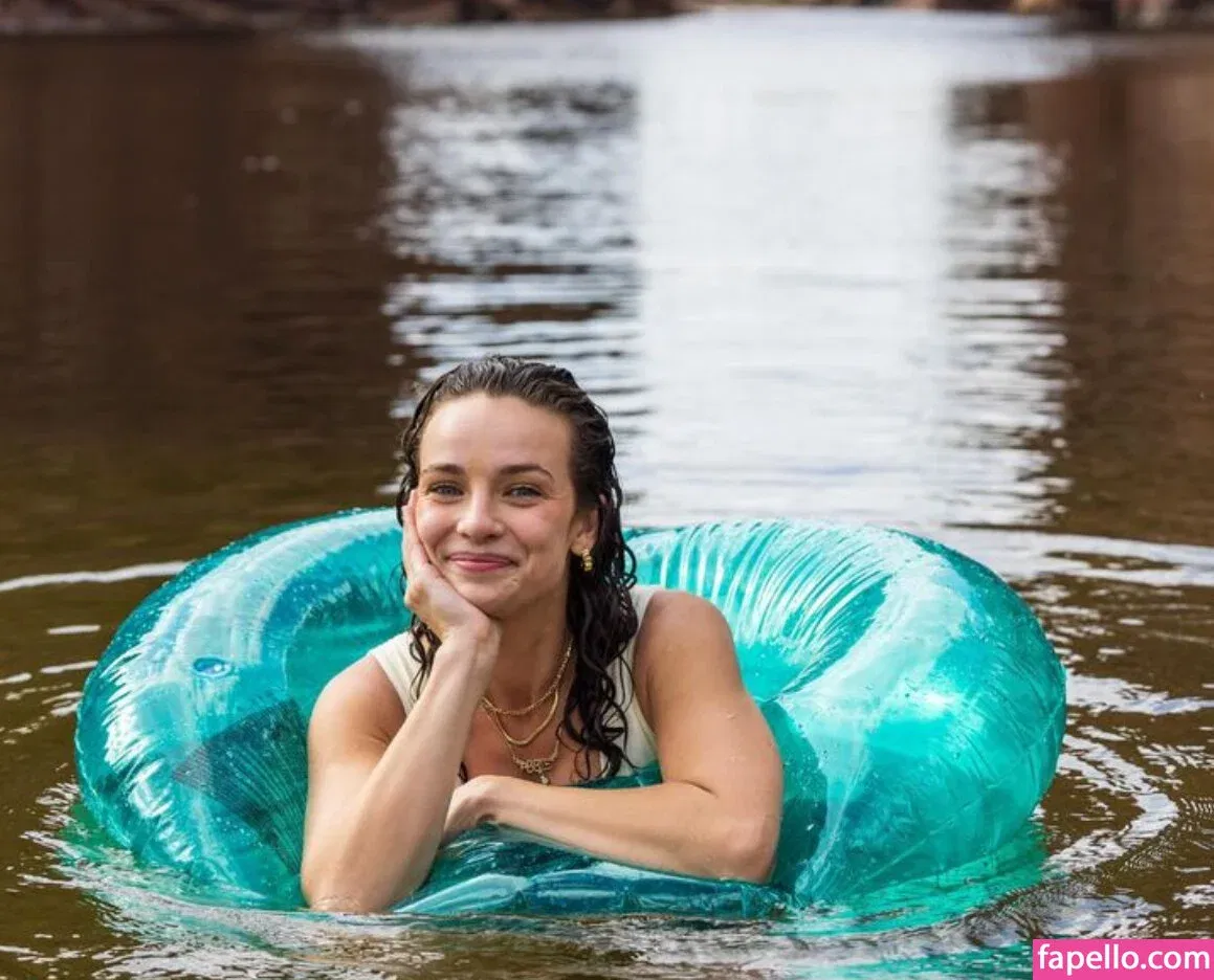 Abbie Chatfield Onlyfans Photo Gallery 