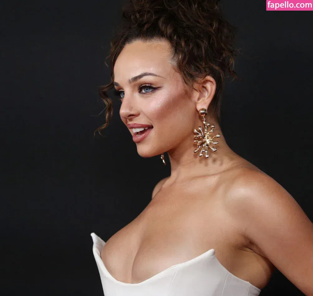 Abbie Chatfield Onlyfans Photo Gallery 