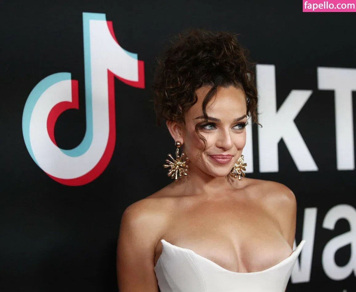 Abbie Chatfield Onlyfans Photo Gallery 