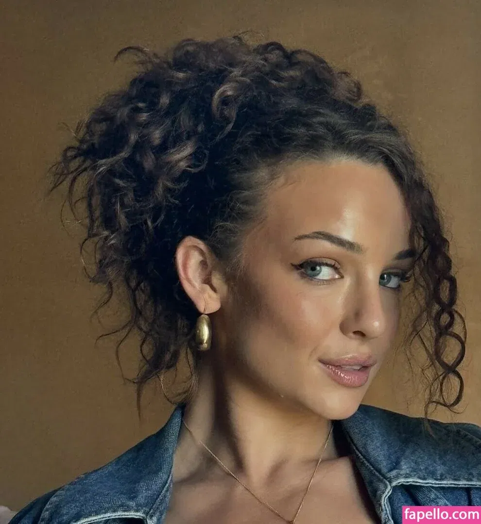 Abbie Chatfield Onlyfans Photo Gallery 