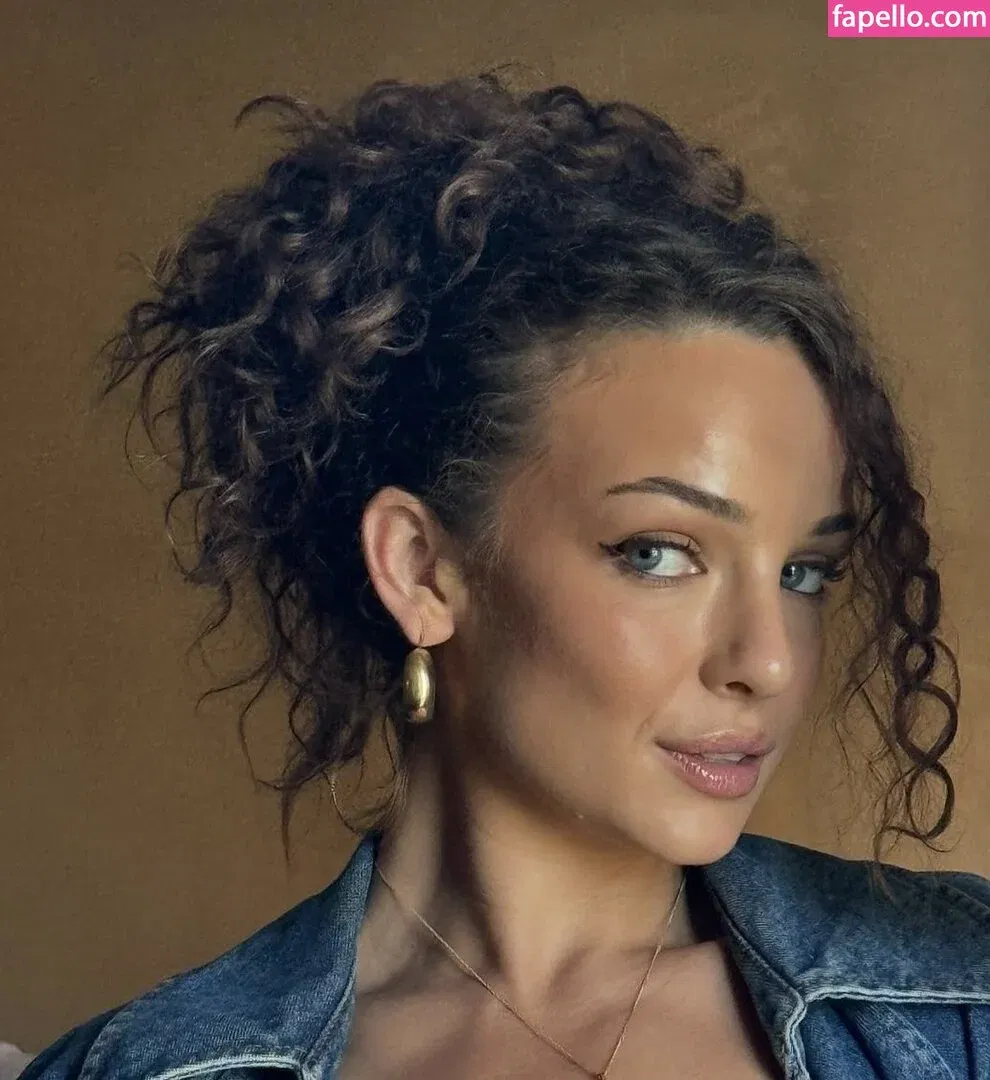 Abbie Chatfield Onlyfans Photo Gallery 