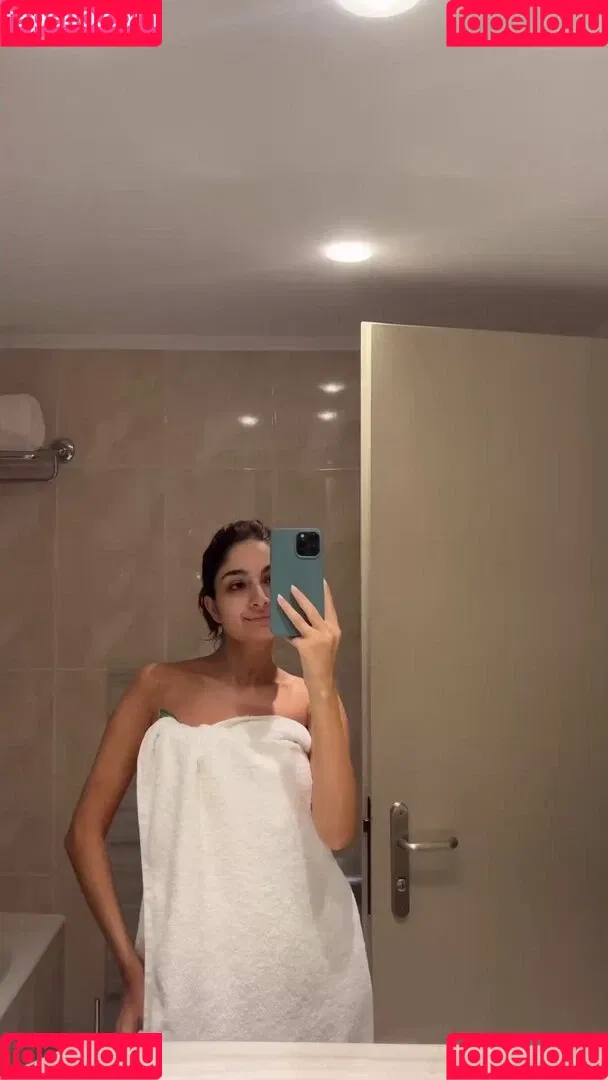 Ischtar Isik Onlyfans Photo Gallery 