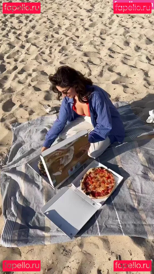 Ischtar Isik Onlyfans Photo Gallery 