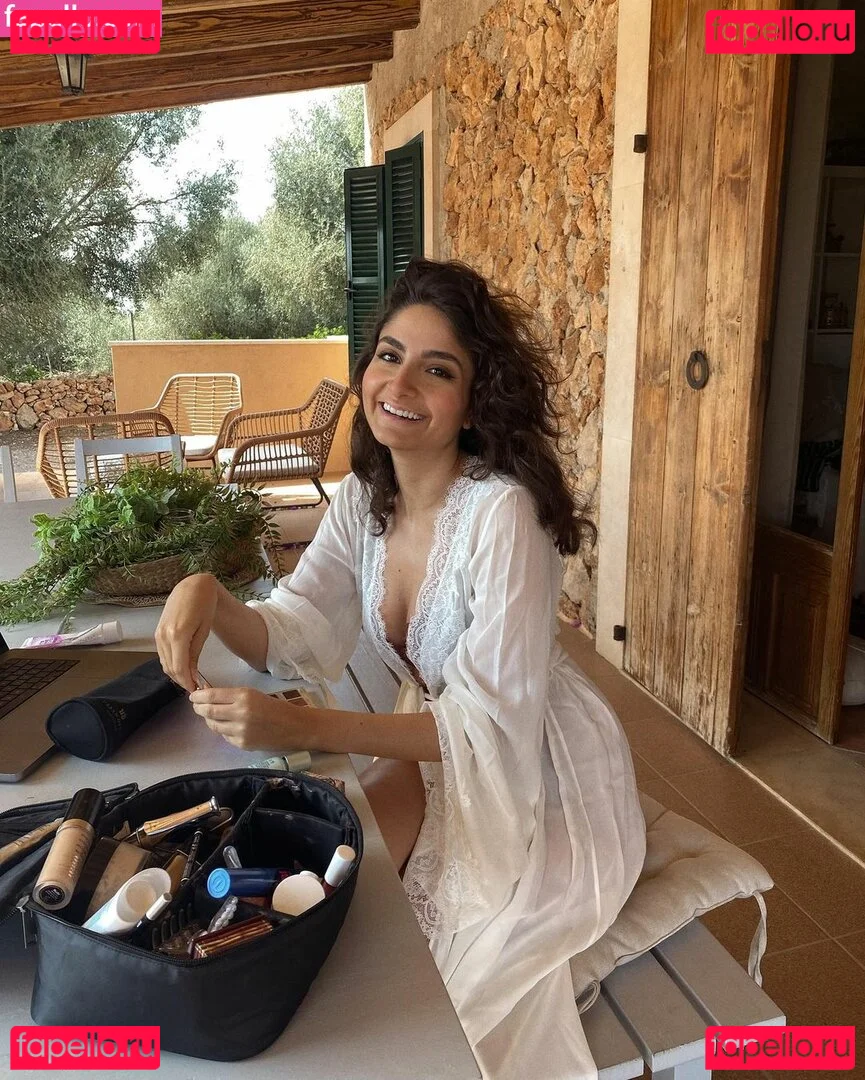 Ischtar Isik Onlyfans Photo Gallery 