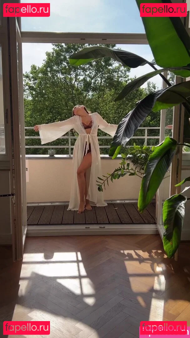 Ischtar Isik Onlyfans Photo Gallery 