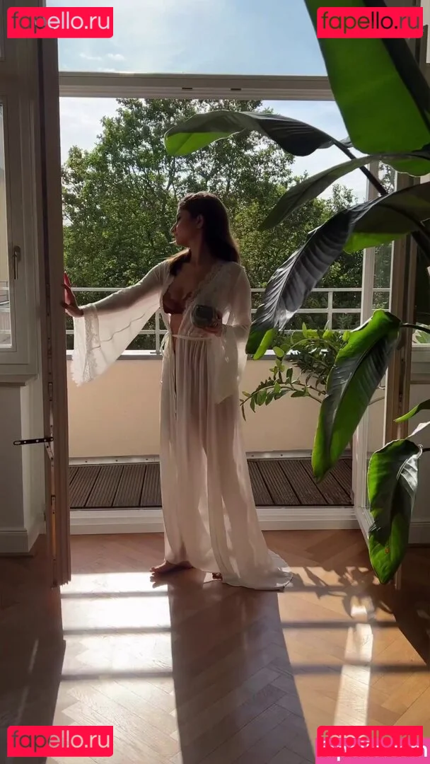 Ischtar Isik Onlyfans Photo Gallery 