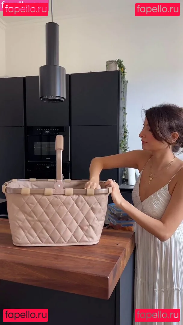 Ischtar Isik Onlyfans Photo Gallery 