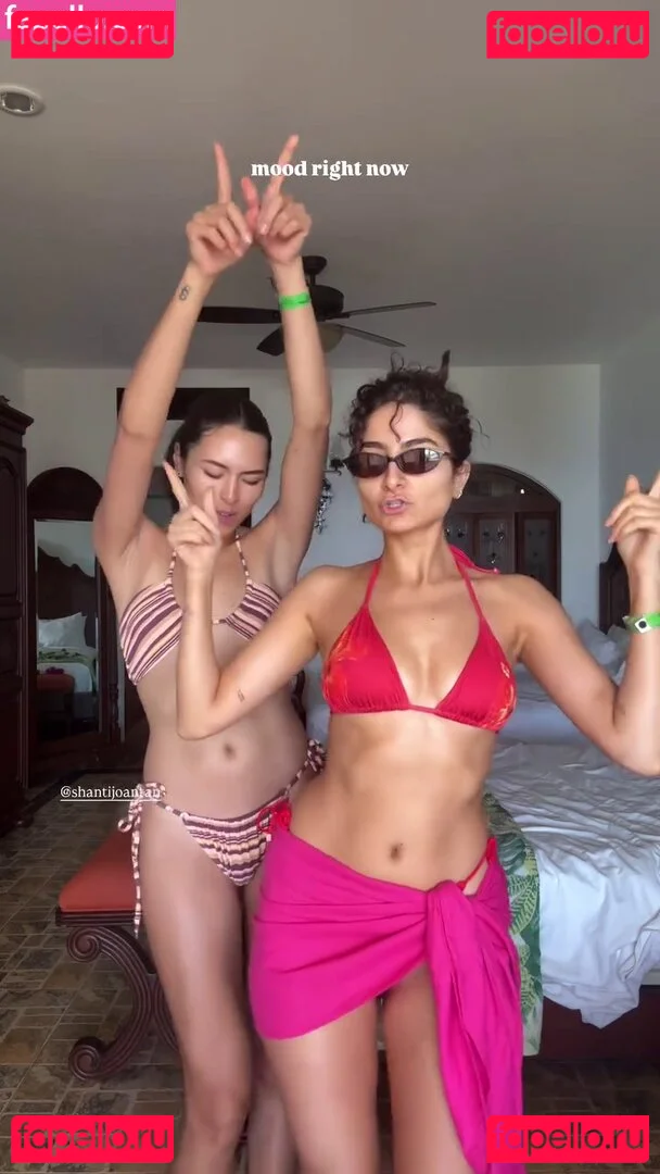 Ischtar Isik Onlyfans Photo Gallery 