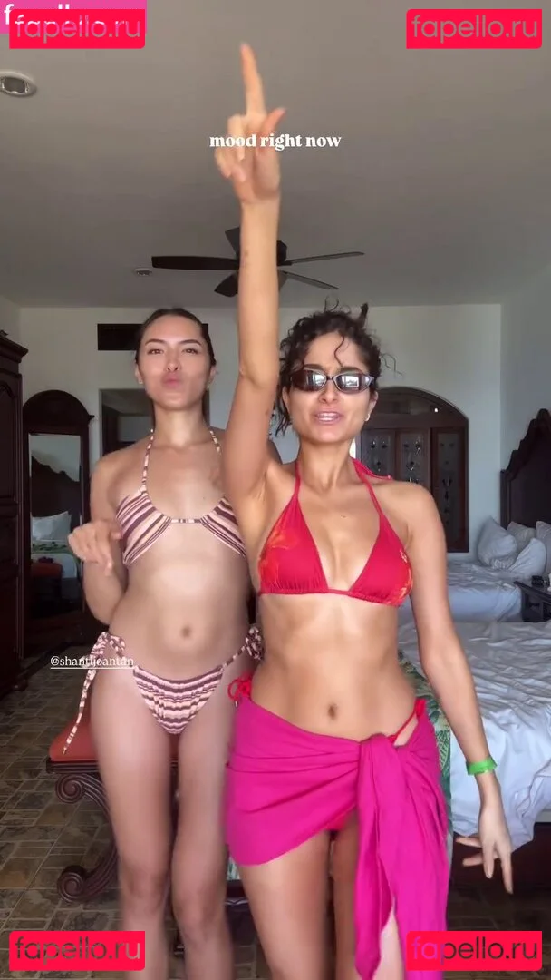 Ischtar Isik Onlyfans Photo Gallery 