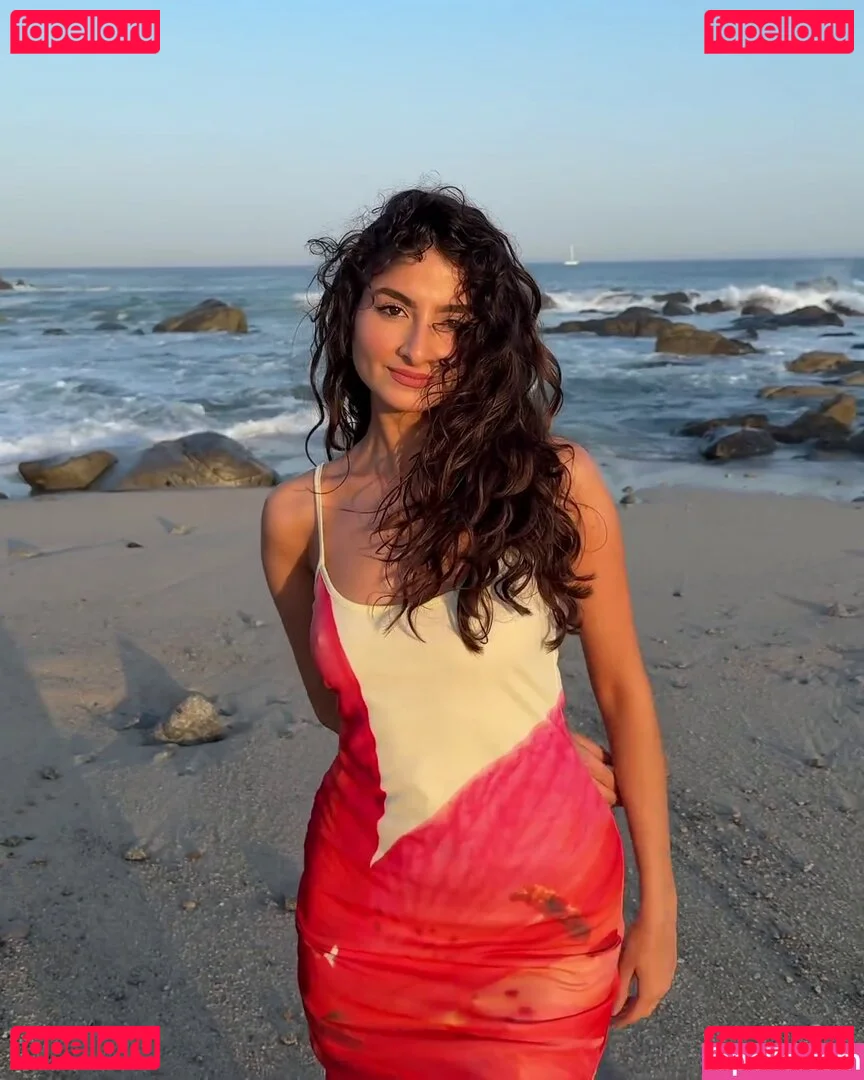 Ischtar Isik Onlyfans Photo Gallery 