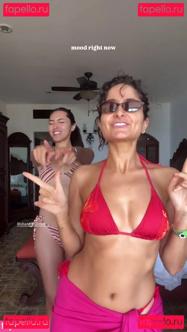 Ischtar Isik Onlyfans Photo Gallery 