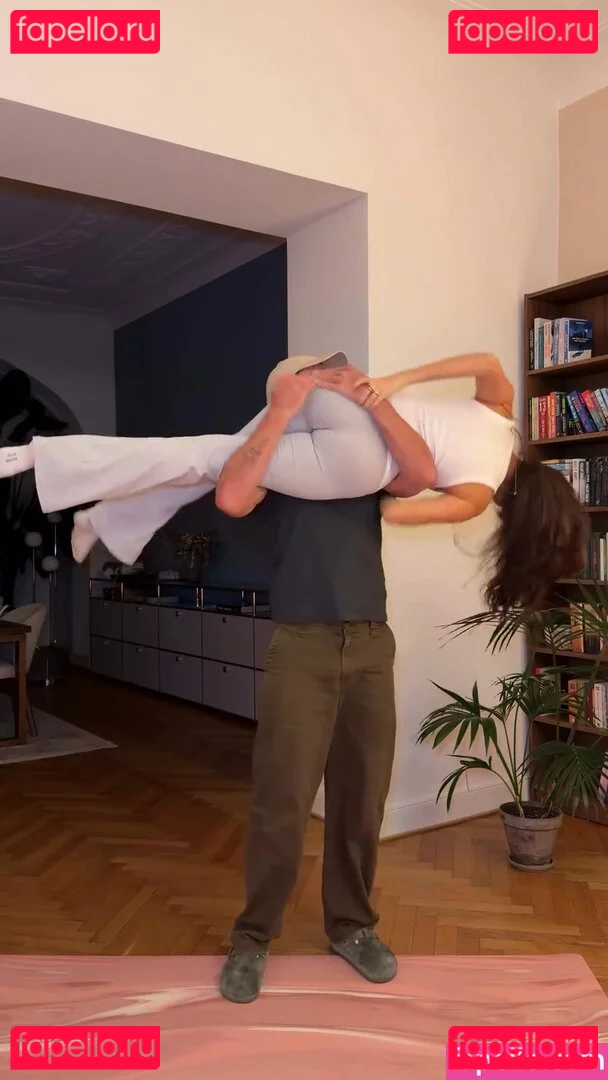 Ischtar Isik Onlyfans Photo Gallery 