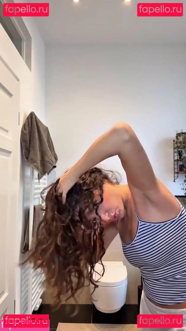 Ischtar Isik Onlyfans Photo Gallery 