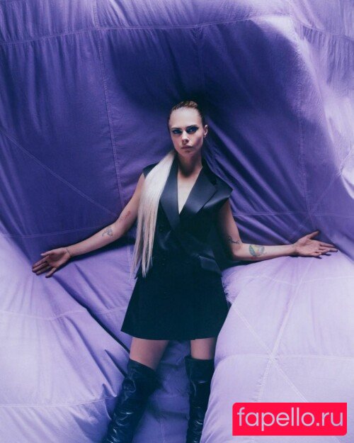 Cara Delevingne Nude Onlyfans Photo 47