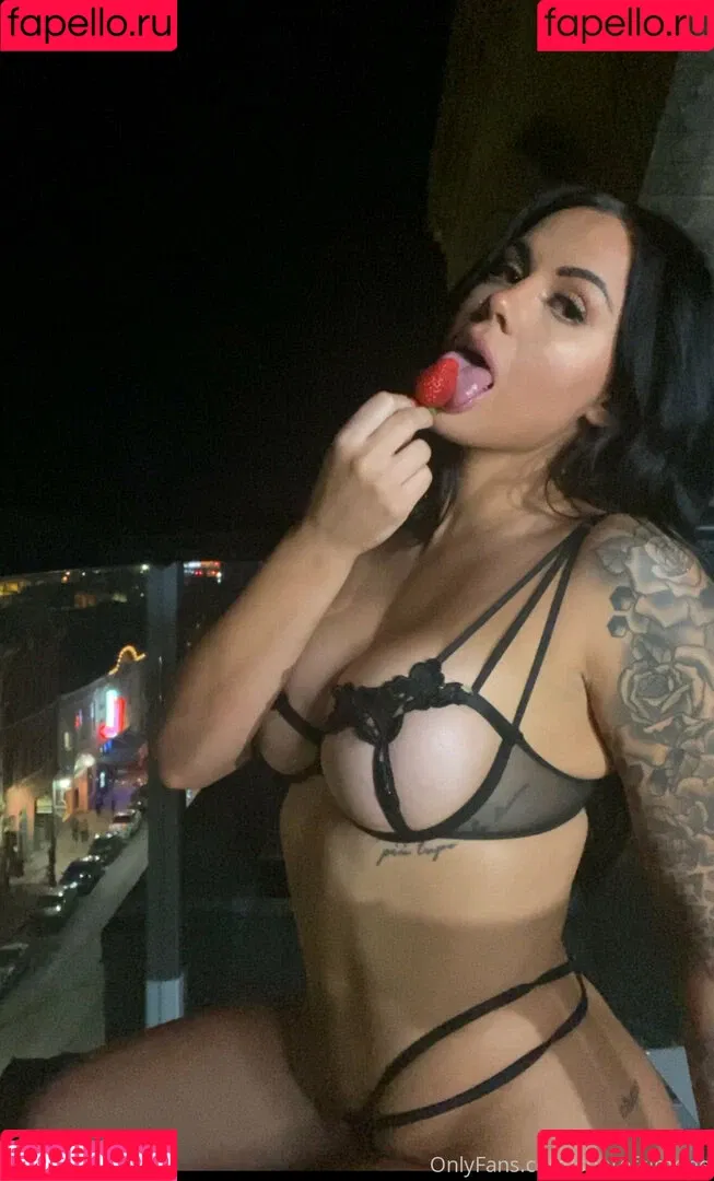 ShotsofSimone Onlyfans Photo Gallery 