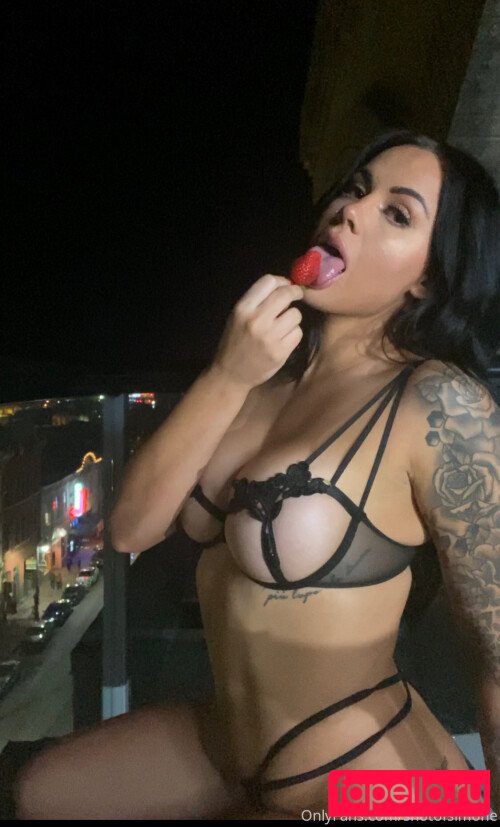 ShotsofSimone Onlyfans Photo Gallery 