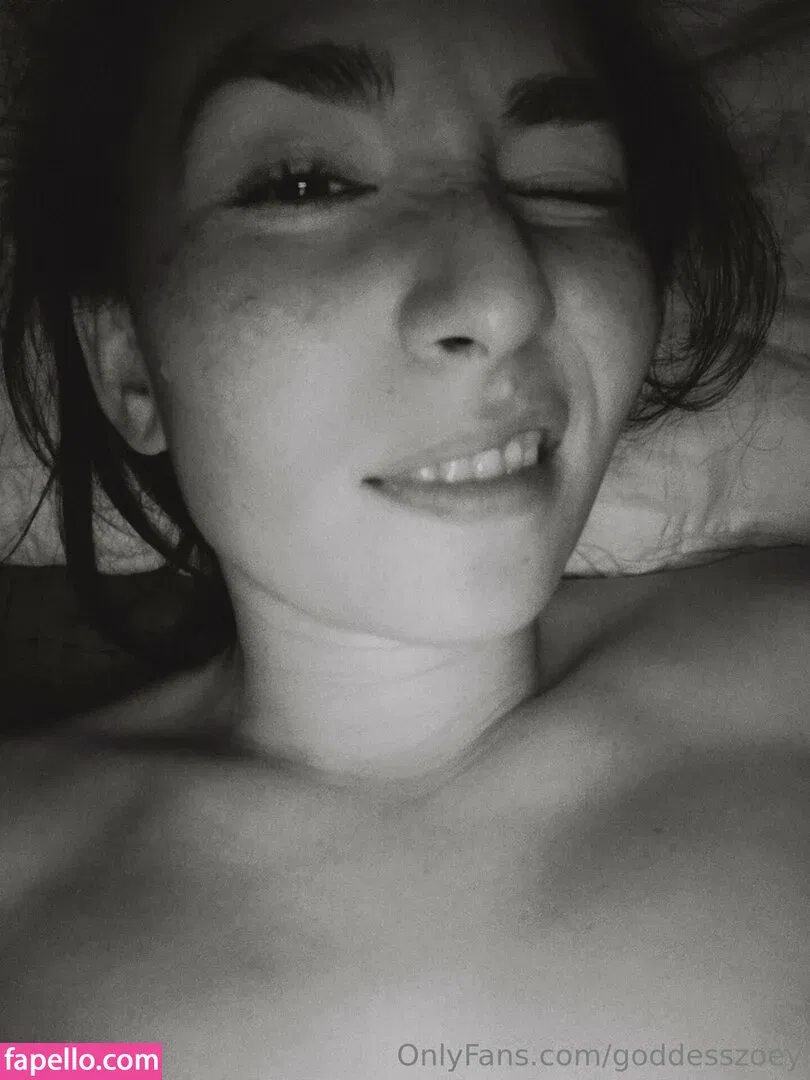 goddesszoey Onlyfans Photo Gallery 