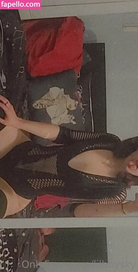 lilbbysky Onlyfans Photo Gallery 