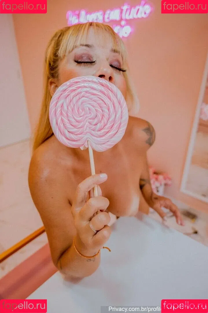 Vivi Fernandez Onlyfans Photo Gallery 