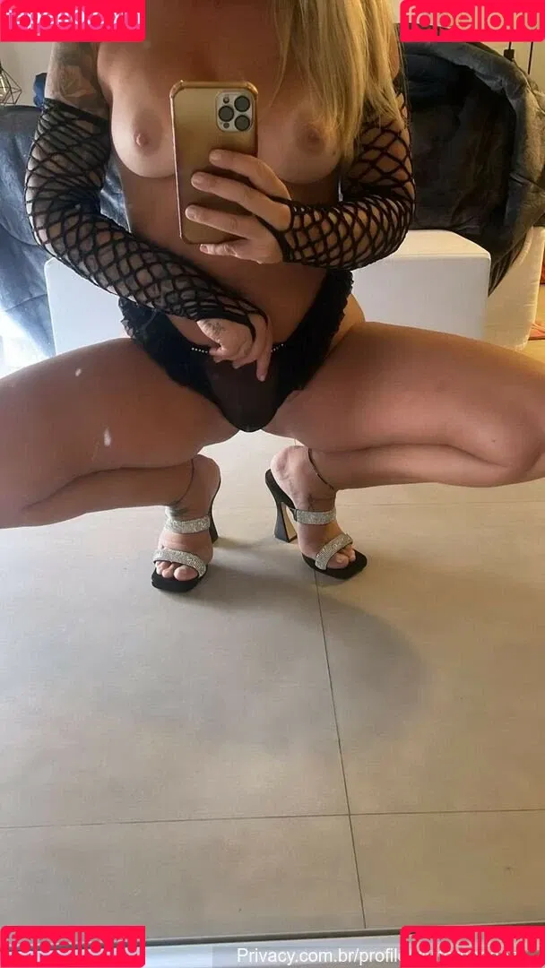 Vivi Fernandez Onlyfans Photo Gallery 