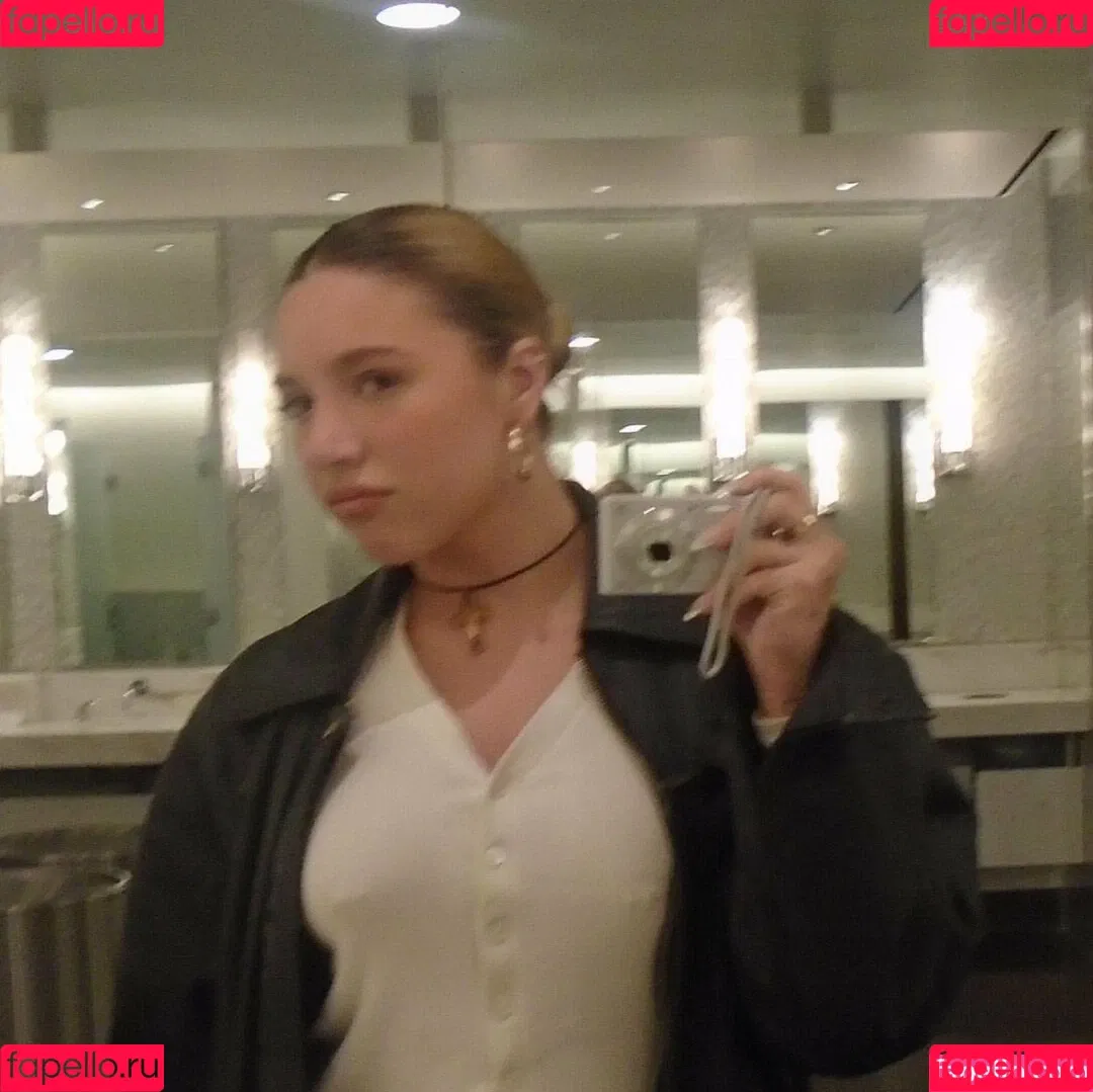 Mackenzie Ziegler Onlyfans Photo Gallery 