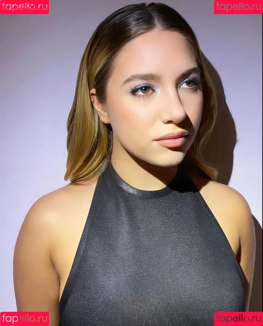 Mackenzie Ziegler Onlyfans Photo Gallery 