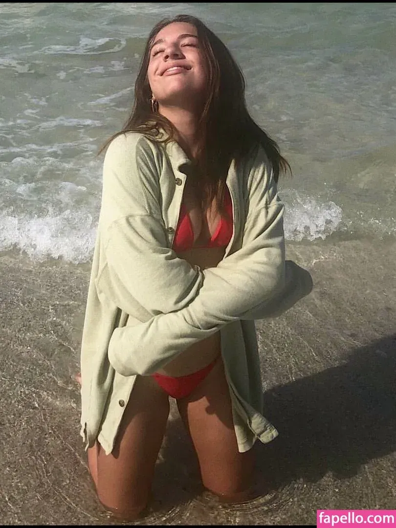 Mackenzie Ziegler Onlyfans Photo Gallery 