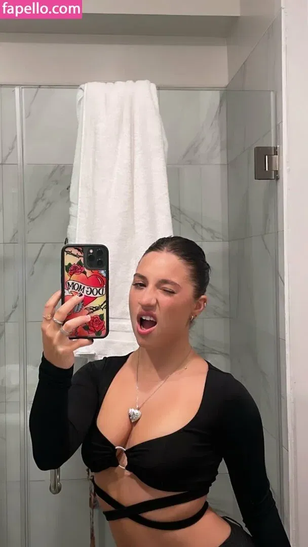 Mackenzie Ziegler Onlyfans Photo Gallery 