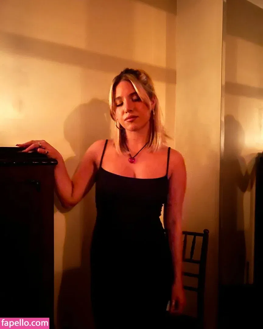 Mackenzie Ziegler Onlyfans Photo Gallery 