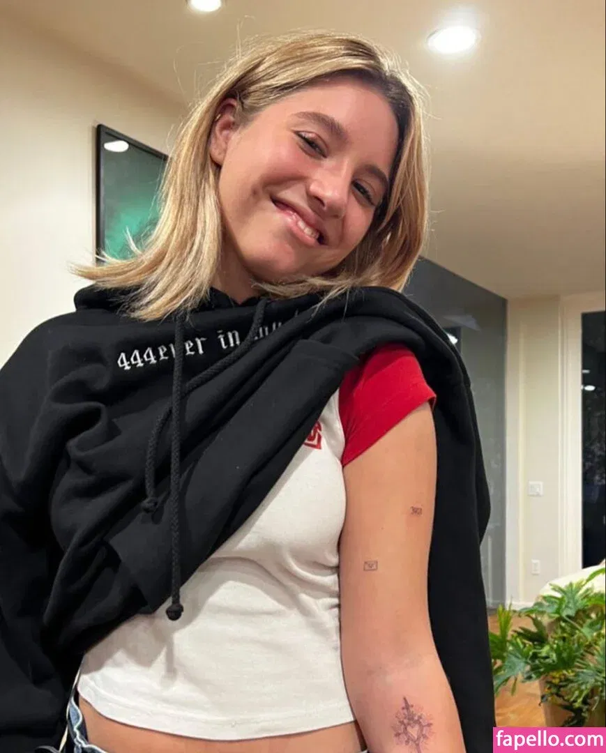 Mackenzie Ziegler Onlyfans Photo Gallery 