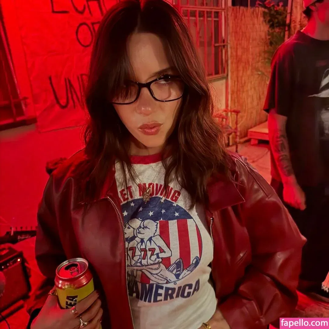 Mackenzie Ziegler Onlyfans Photo Gallery 