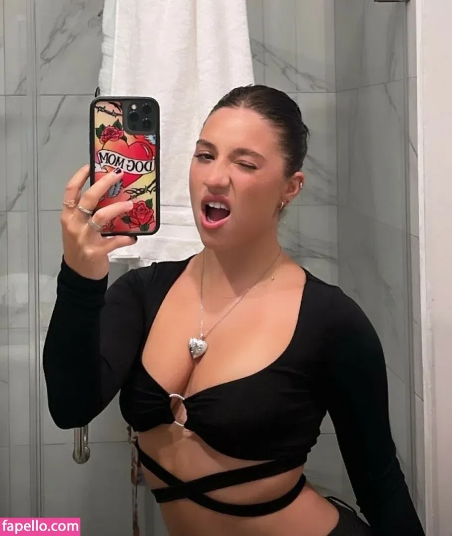 Mackenzie Ziegler Onlyfans Photo Gallery 