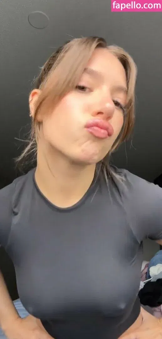 Mackenzie Ziegler Onlyfans Photo Gallery 