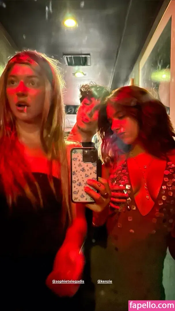 Mackenzie Ziegler Onlyfans Photo Gallery 