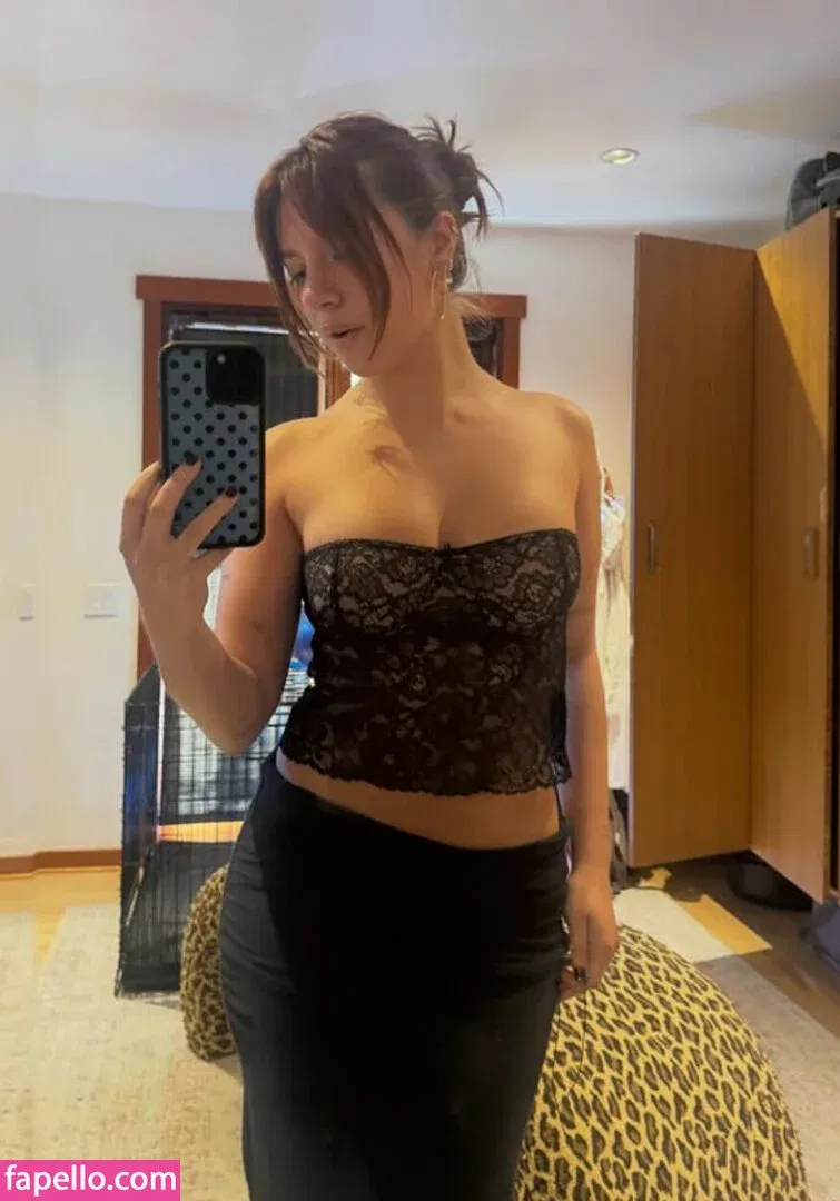 Mackenzie Ziegler Onlyfans Photo Gallery 