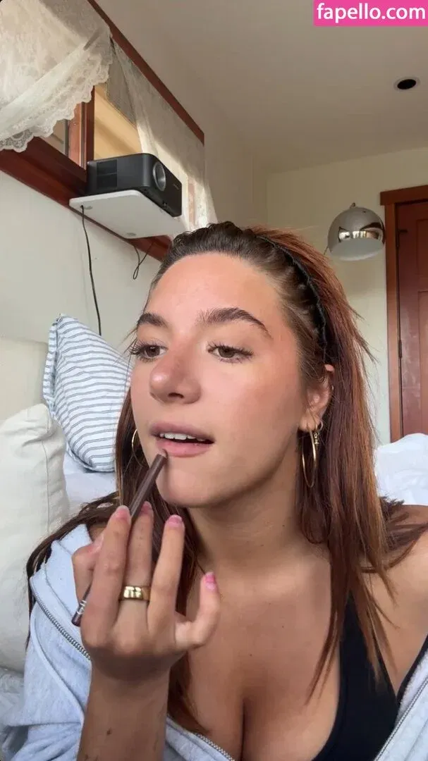 Mackenzie Ziegler Onlyfans Photo Gallery 