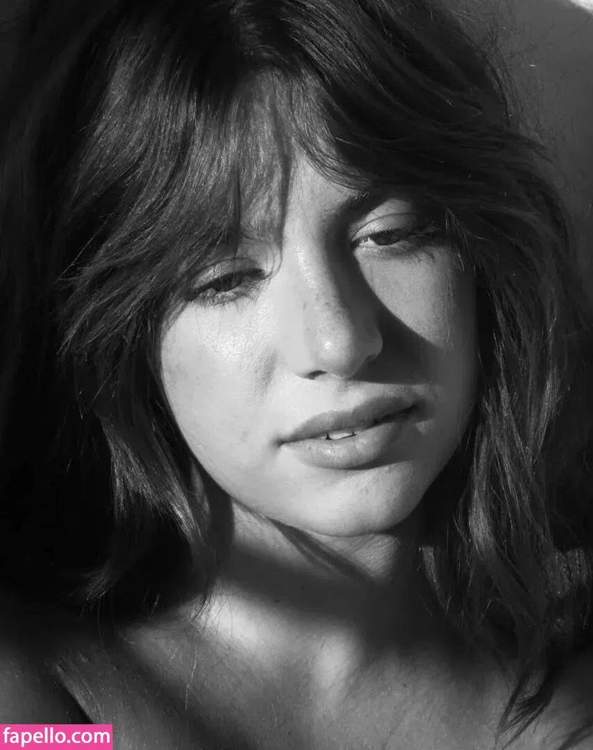 Mackenzie Ziegler Onlyfans Photo Gallery 