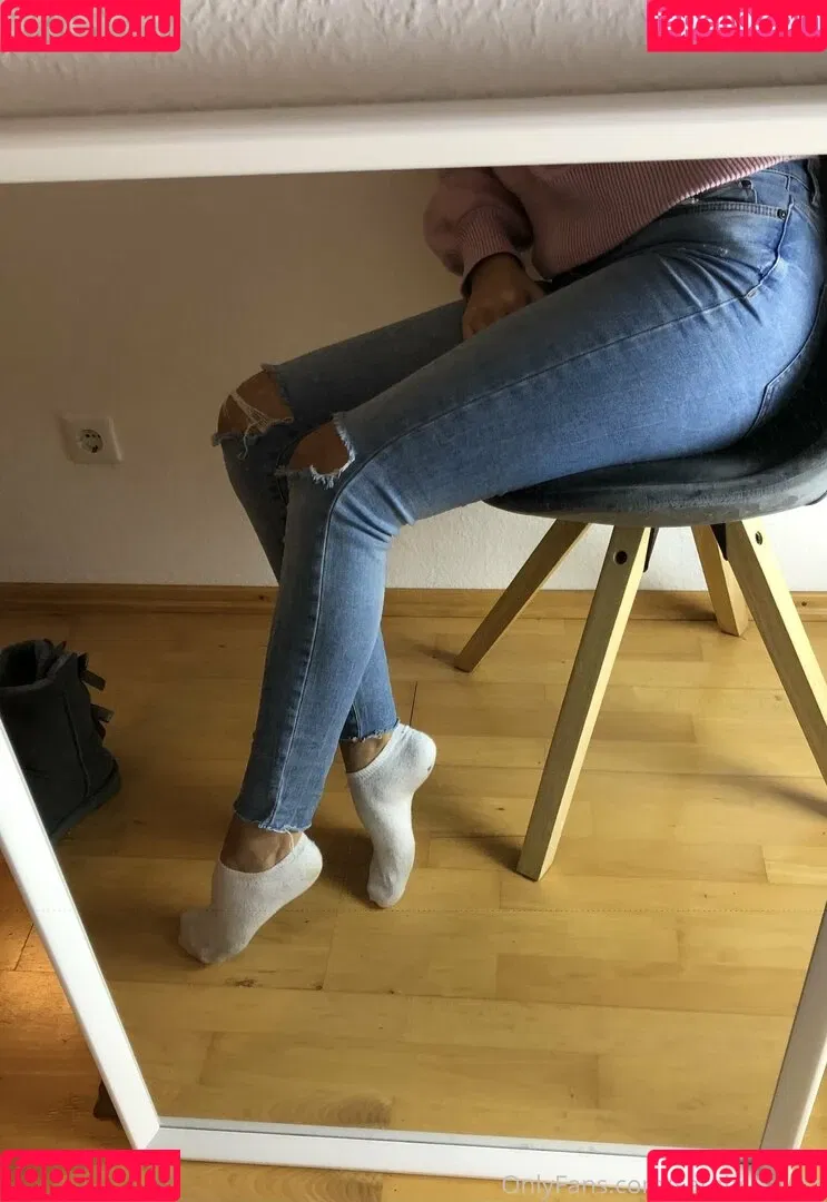 sarahs_socks Onlyfans Photo Gallery 
